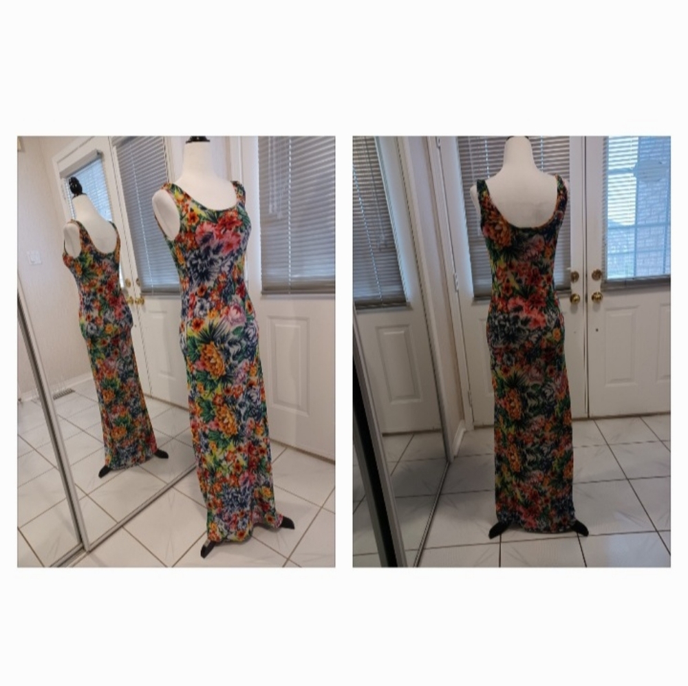 4/$40 Long Sleeveless Floral Dress - Size Small